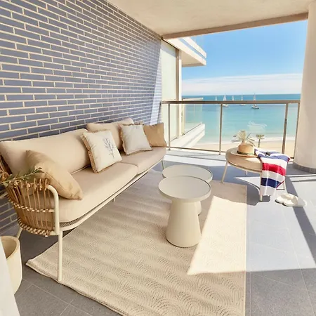 Апартаменты Casa Levante - Renovated Sea View Apartment, Pool Access, Ac & Penon De Ifach Views - Costa Blanca